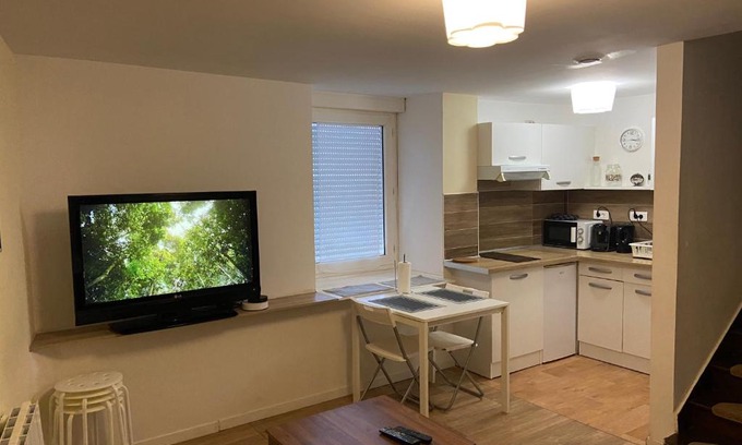 Teilhard Apartment | Boms Appart