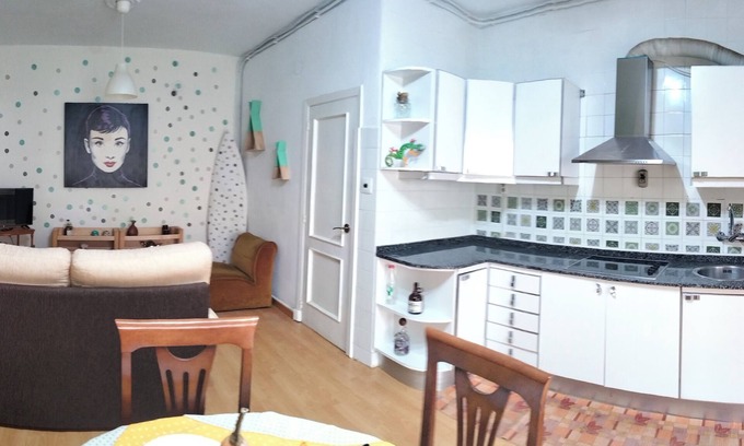 Ourense Condo | Bonhome Flat