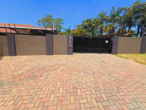 Nelspruit House | BoniM Guesthouse - aka Magisha Guesthouse