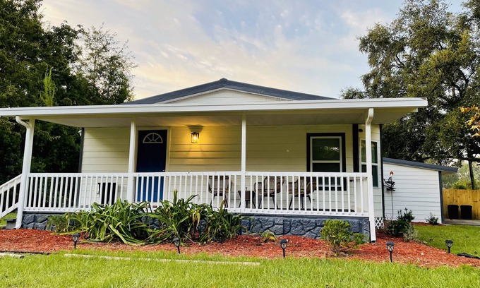 Lake City House | Bonita - A beautiful brand new cottage 2 miles away from town