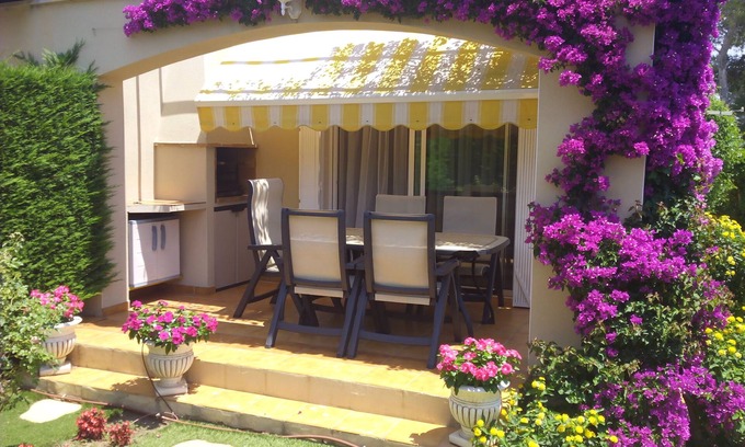 Miami Platja House | BONITA CASA CON PRECIOSO JARDÍN DE 150 M2, PISCINA MUY SEGURA PARA NIÑOS
