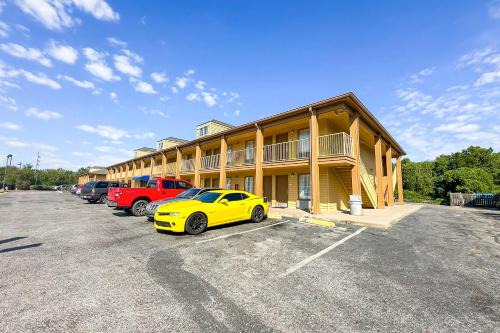 Meridian Hotel | Bonita Lakes Inn by Capital O Meridian I20