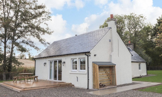 Marybank Cottage | BONNACH, family friendly, with open fire in Muir Of Ord