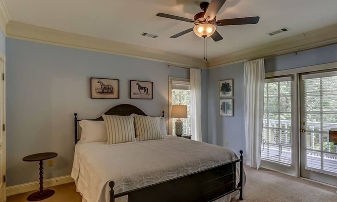 Nesbit House | Bonne Terre Inn Cedar Room