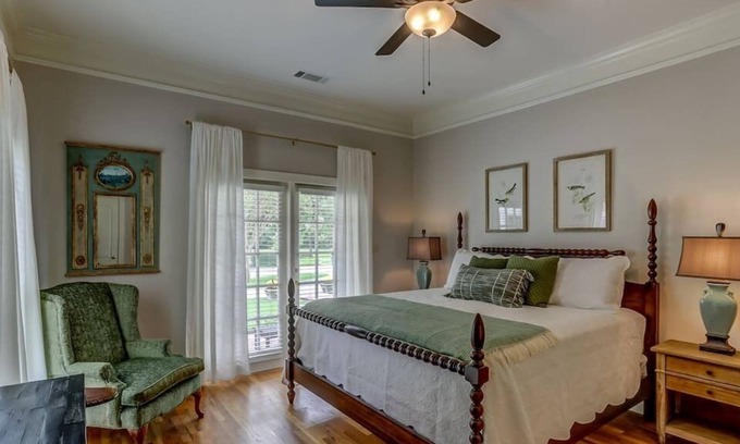 Nesbit House | Bonne Terre Inn Magnolia Room