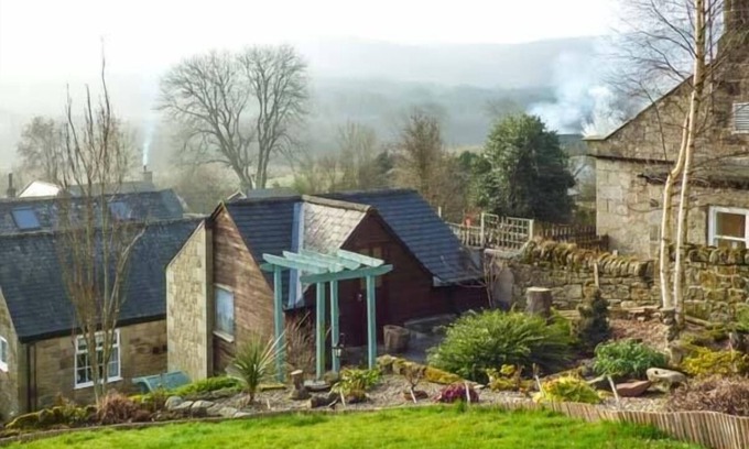 Harbottle Cottage | BONNY BARN, pet friendly, character holiday cottage in Harbottle
