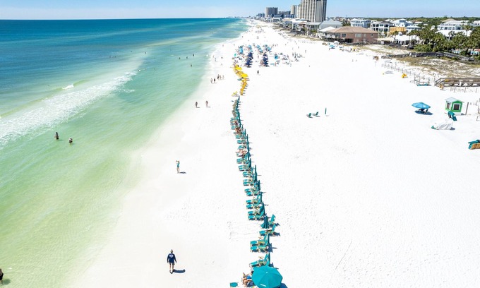 Sandestin Condo | Book 3 Nights & Get 4th Free*Walk Out To Beach*Tram Included*Beach & Pool Access