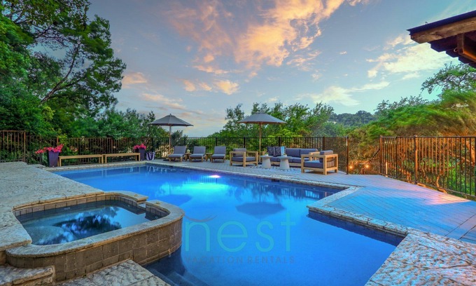 Westview On Lake Austin House | *Book 4, Get 3 Free – Stay 7 Nights, Pay for 4!*