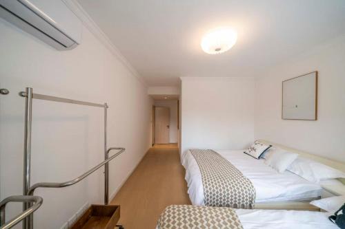 Downtown Shanghai Apartment | Book and Bed-People's Square