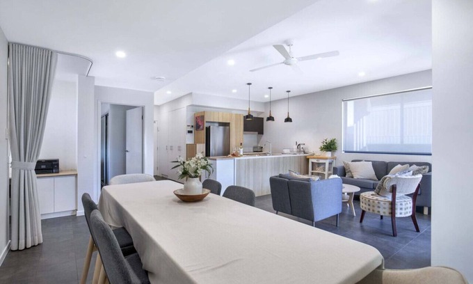 Kangaroo Point Apartment | Book for Brisbane Festival - WiFi, Wine, Cafes