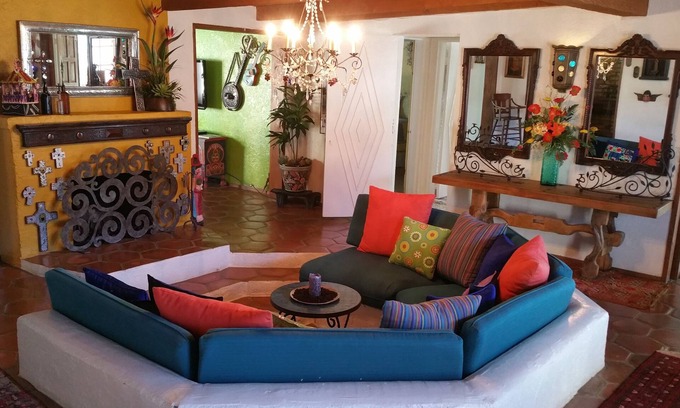 La Quinta Cove House | Book NOW! Beautiful 1930's historic Spanish Villa with detached guest casita