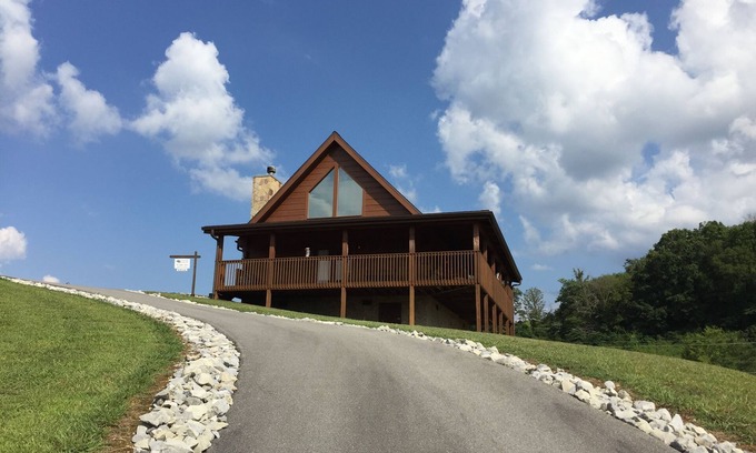 Sevierville Cabin | Book Now! Close to all attractions.