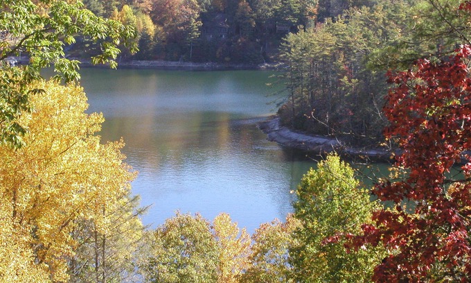 Cashiers House | BOOK NOW: Leaf Season is Early. Scenic Lake and Mountain Views from every room!