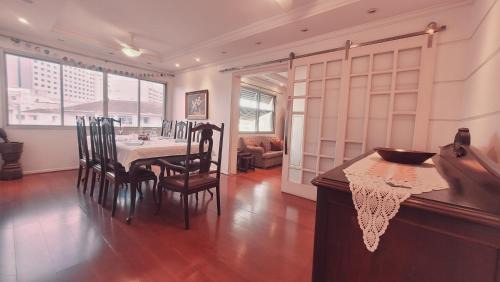 Gonzaga Apartment | Book Santos SaintClaude 100 metros quadrados no Coração de Santos
