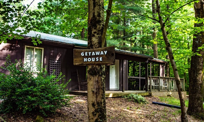 Carbon Hill Cabin | Book Your Getaway Now