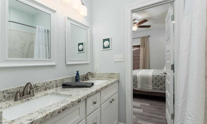 Waveland House | Book your MS Coast Stay Now!