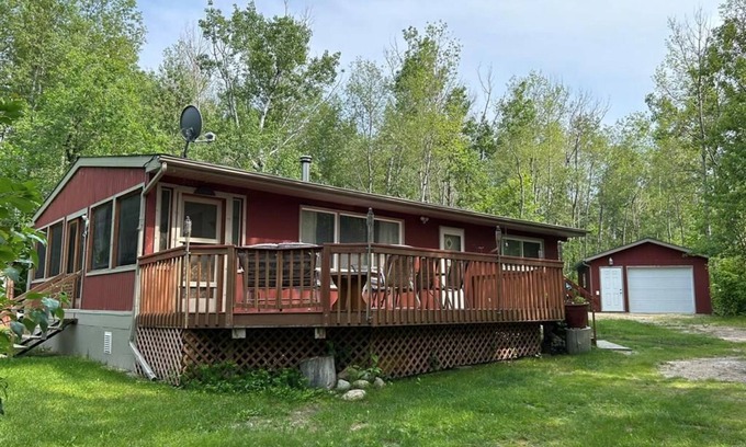 Hillside Beach Cottage | Book your summer adventure now in Hillside Beach