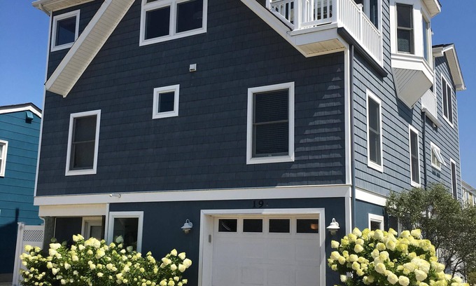 South Beach Haven House | Booking 2026 Amazing Views Ocean & Bay! 8 houses to direct beach access