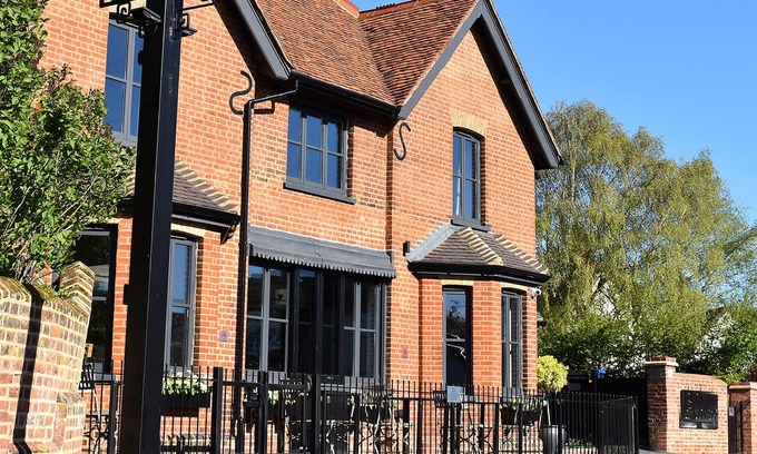 Pattiswick House | Booking Urban at Stisted