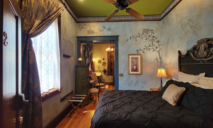 Historic Railroad District House | BookStayHop - Peerless Hotel~ Guest Room 2 ~Downtown Ashland