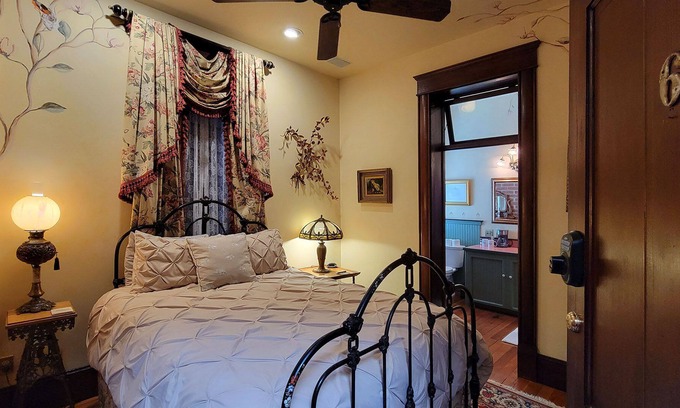 Historic Railroad District House | BookStayHop - Peerless Hotel~ Guest Room 6~ Downtown Ashland