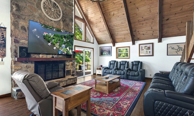Sunrise Beach House | Boondock Bliss - Lakefront, private dock sleeps 15!