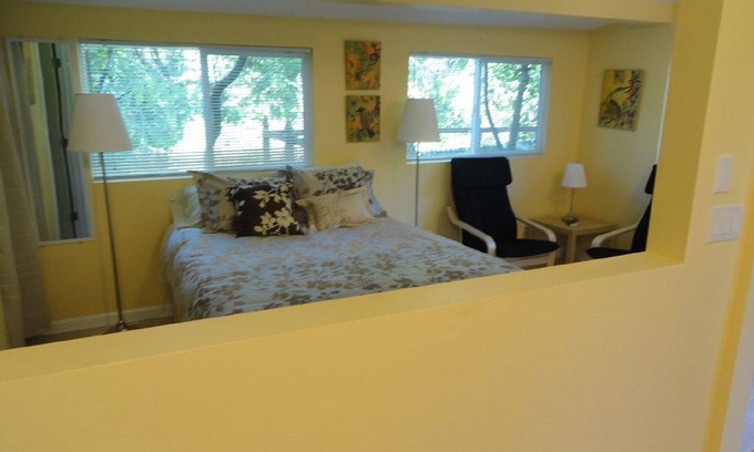 Boonville Cottage | Boonvilla Cottage, cosy wine country cottage (Sleeps 2 persons minimum/maximum)