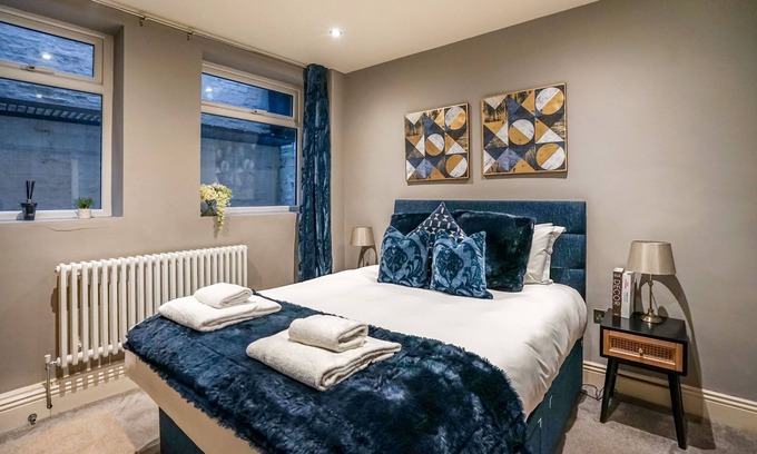 Bootham Apartment | Bootham in Style - a couples retreat that sleeps 3 guests in 1 bedroom