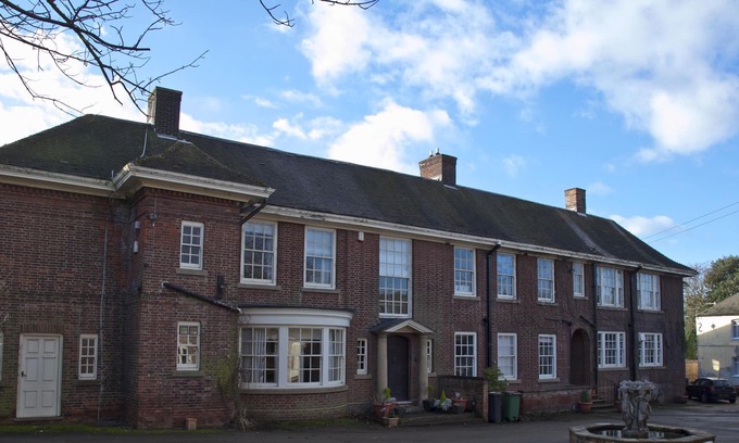 Ashby Woulds House | BOOTHORPE HALL, pet friendly, luxury holiday cottage in Woodville