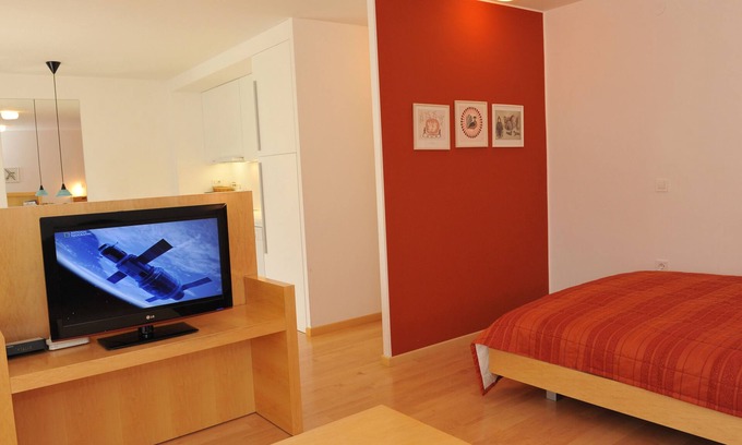 Bezigrad District Apartment | Bor Tour As/Bright APP in quiet area - free garage and WiFi