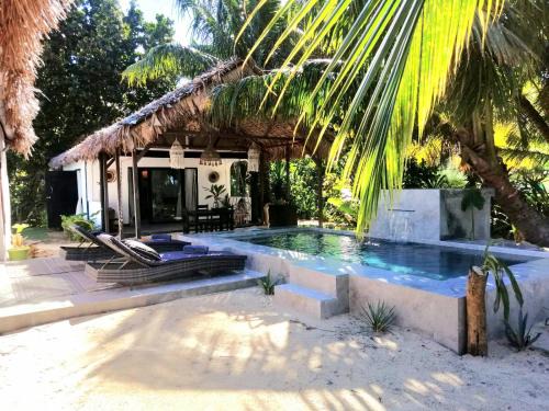 Nosy Boraha Villa | BORAHA BEACH LODGE lodge de plage avec PISCINE PRIVEE, cuisine, salon, télévision, wifi, coffre, ménage, gardien