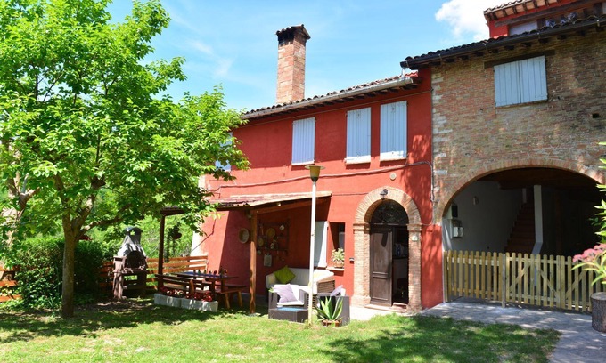 Fabriano House | Borgo Canapegna - Casa Rossa