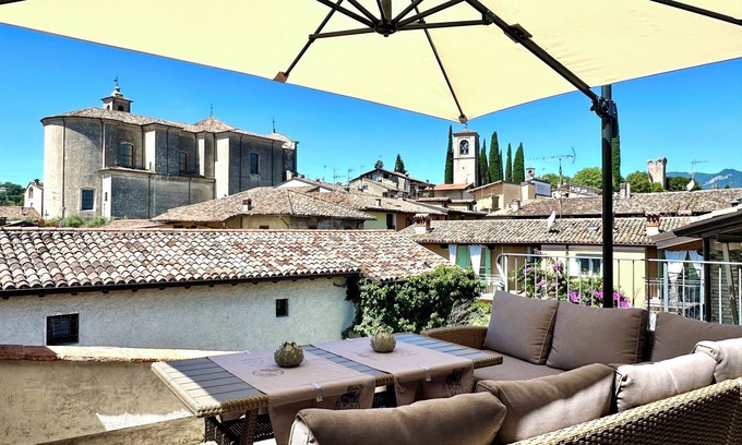 San Felice del Benaco Apartment | Borgo dei Sogni - Luxury Loft at Lake Garda