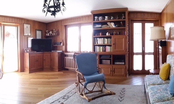 Bormio Apartment | Bormio: luxury apartment in front of the 2000 cable car building.