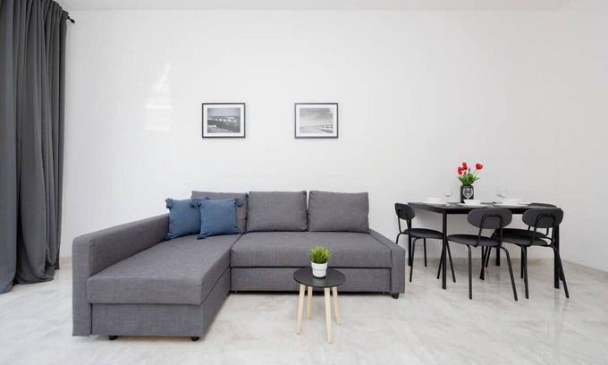 Wlochy Apartment | Borsucza 55 Summary: