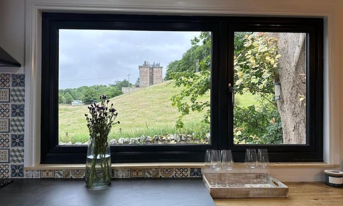 Gorebridge House | Borthwick Farm Cottage Pottery