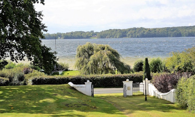 Bosau Apartment | Bosau: family-friendly apartment on Lake Plön with a lake plot