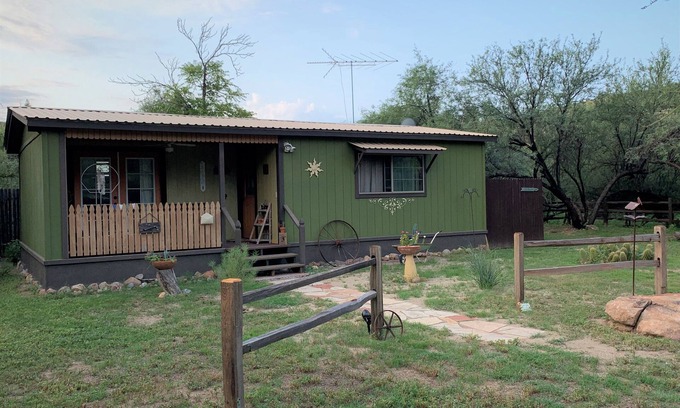 Morristown House | BOSQUES BUNGALOW A birder's delight! Near Wickenburg, AZ 1 of 3 casitas