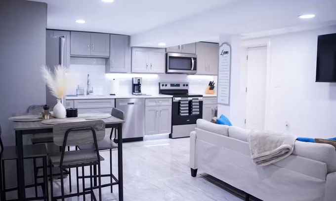 Revere House | Boston 3BDR/2BA/10-min to Airport/Free Parking