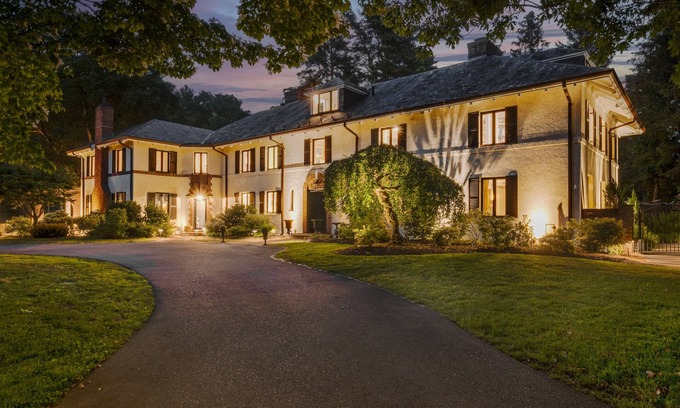 Needham House | Boston Mansion | Heated Pool | Tennis Court | Fire Pit | 9k sqft