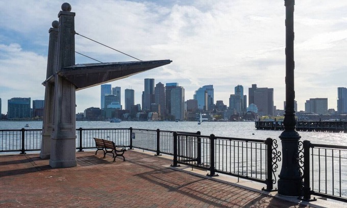 Jeffries Point Apartment | Boston Skyline Stay | 1BR + City Views
