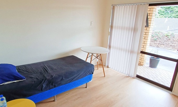 The Gardens House | Botanic Gardens Rooms Close to Airport