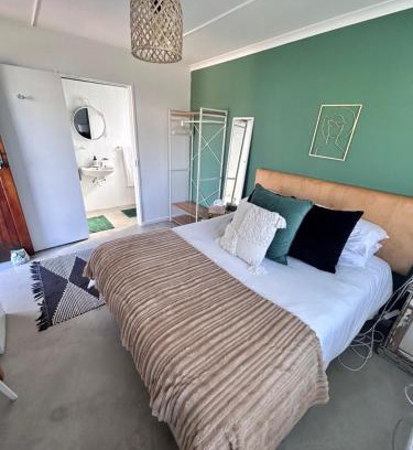 Newton Park House | Bottlebrush Guest Suite, Newton Park