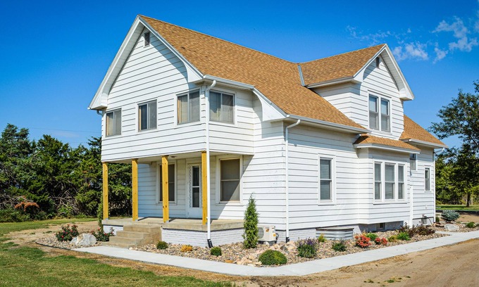 Great Bend House | Bottoms Edge Ranch - Studio Suite