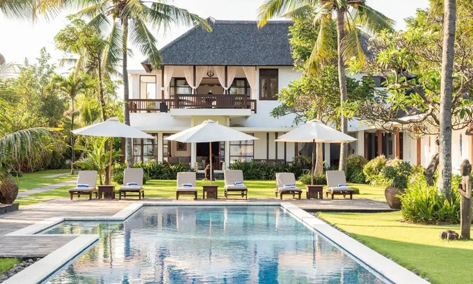 Banjarangkan Villa | Bougain Villa - 5 Bedroom, Oceanfront villa inc. Chef