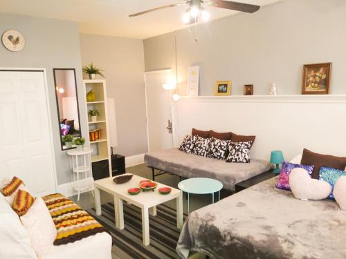 Fishtown Apartment | BOUGlE MicroSpace Balcony AT FISHTOWN