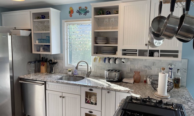 Ocean Beach House | Boujee Beach House- just steps away from beach & town!