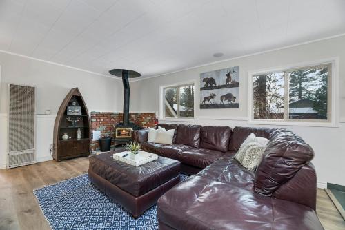 Boulder Bay House | Boulder Bay Bungalow - Updated mountain retreat with hot tub, game table, and sauna!
