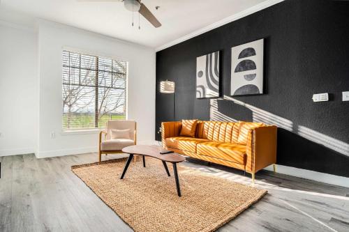 Glendale Sports and Entertainment District Apartment | Boulevard Stays 1BR by the Stadium Pool Parking Gym 11