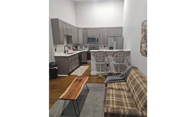 Delaware Apartment | Bourbon and Bricks